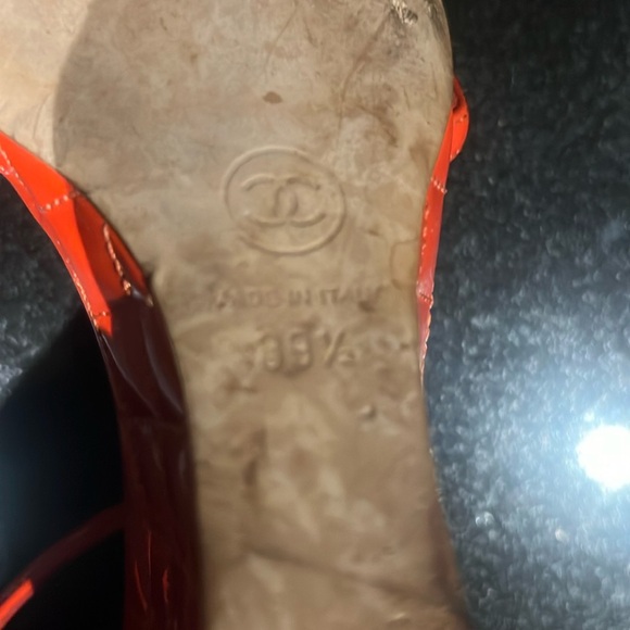 Quilted wedge Chanel sandal, Great condition,worn 3 times - Picture 5 of 5